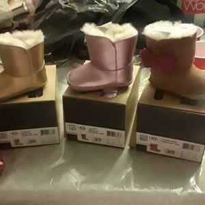 size 2/3 ugg boots